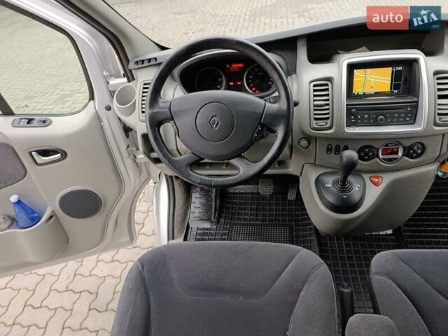Сірий Рено Трафік, об'ємом двигуна 2 л та пробігом 255 тис. км за 17200 $, фото 16 на Automoto.ua