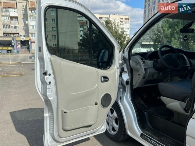 Серый Рено Трафик, объемом двигателя 2 л и пробегом 304 тыс. км за 15300 $, фото 40 на Automoto.ua