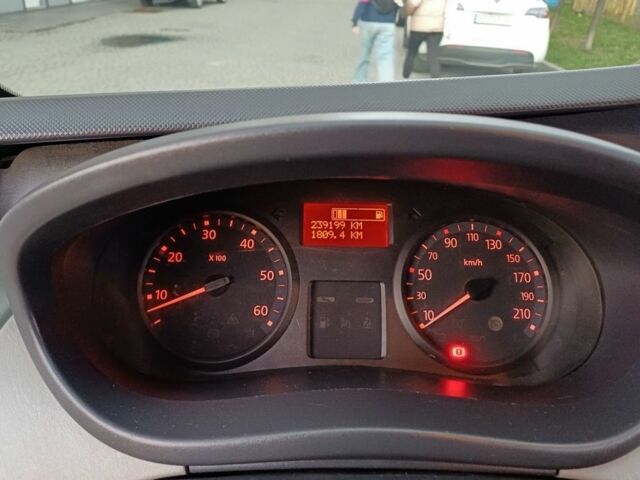 Серый Рено Трафик, объемом двигателя 2 л и пробегом 239 тыс. км за 14500 $, фото 7 на Automoto.ua