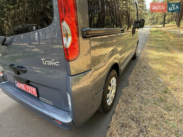 Сірий Рено Трафік, об'ємом двигуна 2 л та пробігом 267 тис. км за 16800 $, фото 26 на Automoto.ua