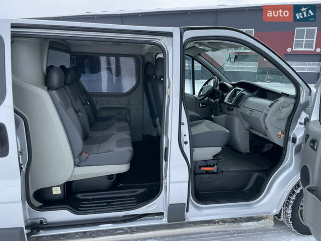 Сірий Рено Трафік, об'ємом двигуна 2 л та пробігом 258 тис. км за 16300 $, фото 41 на Automoto.ua