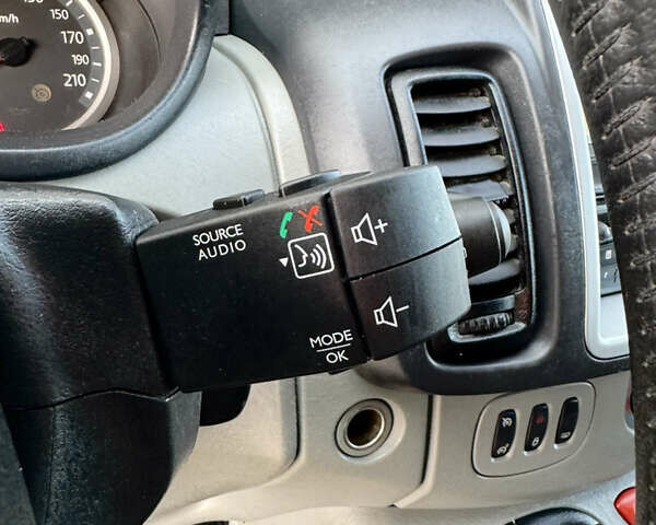 Рено Трафик 2014 в Луцке на Automoto.ua Серый Рено Трафик, объемом двигателя 2 л и пробегом 150 тыс. км за 18399 $, фото 48 на Automoto.ua