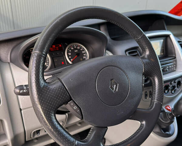 Рено Трафик 2014 в Луцке на Automoto.ua Серый Рено Трафик, объемом двигателя 2 л и пробегом 150 тыс. км за 18399 $, фото 46 на Automoto.ua