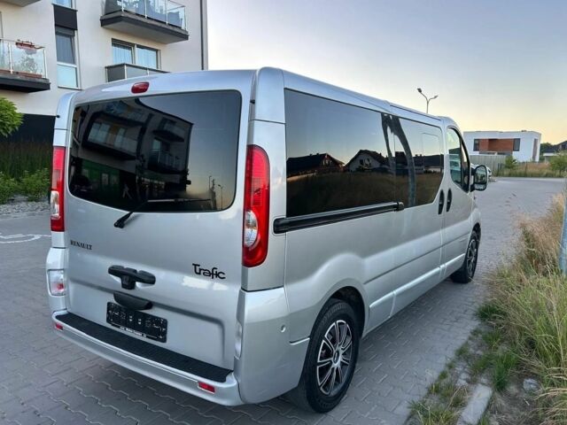 Сірий Рено Трафік, об'ємом двигуна 2 л та пробігом 191 тис. км за 8900 $, фото 4 на Automoto.ua