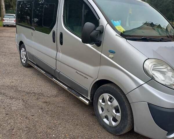 Серый Рено Трафик, объемом двигателя 2 л и пробегом 305 тыс. км за 15300 $, фото 3 на Automoto.ua