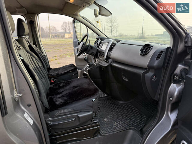 Серый Рено Трафик, объемом двигателя 1.6 л и пробегом 297 тыс. км за 13800 $, фото 10 на Automoto.ua