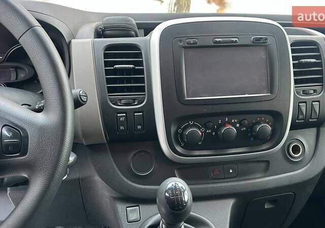 Серый Рено Трафик, объемом двигателя 1.6 л и пробегом 245 тыс. км за 15800 $, фото 11 на Automoto.ua