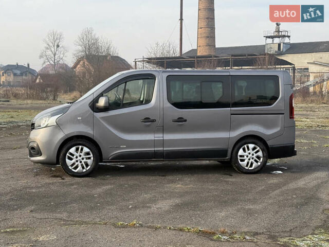 Серый Рено Трафик, объемом двигателя 1.6 л и пробегом 297 тыс. км за 13800 $, фото 2 на Automoto.ua
