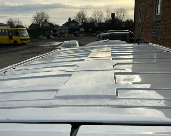 Сірий Рено Трафік, об'ємом двигуна 1.6 л та пробігом 340 тис. км за 13700 $, фото 31 на Automoto.ua