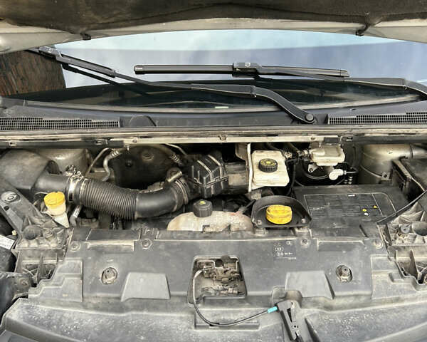 Сірий Рено Трафік, об'ємом двигуна 1.6 л та пробігом 340 тис. км за 13700 $, фото 16 на Automoto.ua