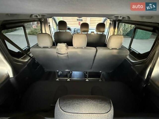 Сірий Рено Трафік, об'ємом двигуна 1.6 л та пробігом 254 тис. км за 14700 $, фото 74 на Automoto.ua