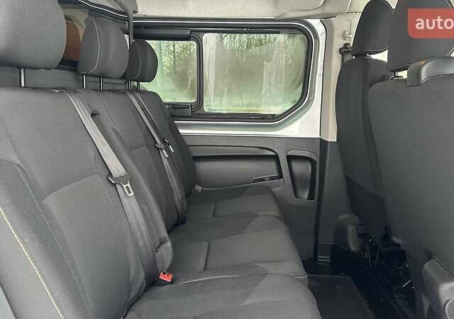 Серый Рено Трафик, объемом двигателя 1.6 л и пробегом 245 тыс. км за 15800 $, фото 16 на Automoto.ua