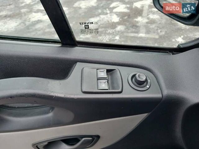 Сірий Рено Трафік, об'ємом двигуна 1.6 л та пробігом 280 тис. км за 14000 $, фото 4 на Automoto.ua