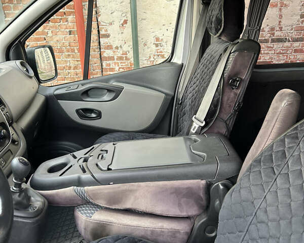 Сірий Рено Трафік, об'ємом двигуна 1.6 л та пробігом 340 тис. км за 13700 $, фото 11 на Automoto.ua