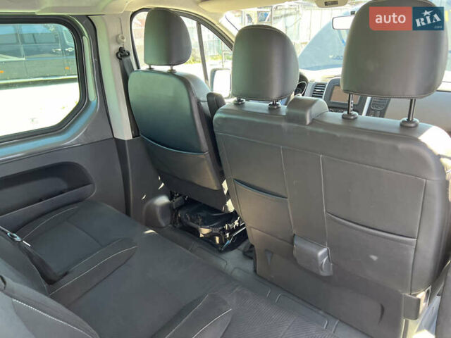 Серый Рено Трафик, объемом двигателя 1.6 л и пробегом 318 тыс. км за 16500 $, фото 17 на Automoto.ua