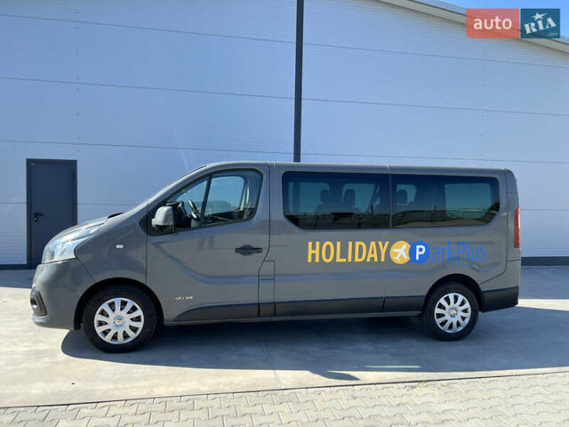 Серый Рено Трафик, объемом двигателя 1.6 л и пробегом 318 тыс. км за 16500 $, фото 1 на Automoto.ua
