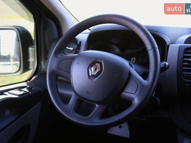 Рено Трафик 2015 в Харькове на Automoto.ua Серый Рено Трафик, объемом двигателя 1.6 л и пробегом 259 тыс. км за 13600 $, фото 11 на Automoto.ua