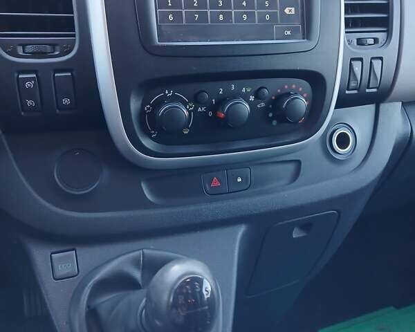 Сірий Рено Трафік, об'ємом двигуна 1.6 л та пробігом 245 тис. км за 15200 $, фото 6 на Automoto.ua