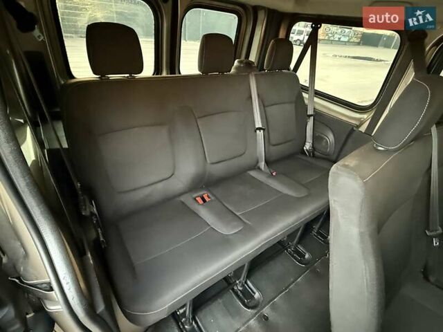 Сірий Рено Трафік, об'ємом двигуна 1.6 л та пробігом 254 тис. км за 14700 $, фото 65 на Automoto.ua