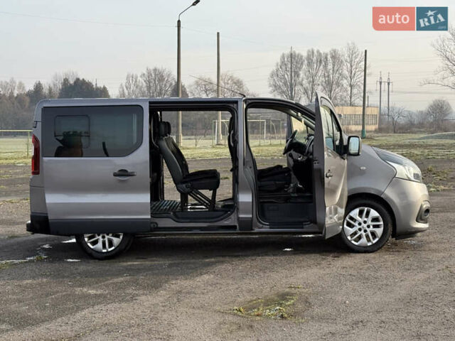 Серый Рено Трафик, объемом двигателя 1.6 л и пробегом 297 тыс. км за 13800 $, фото 12 на Automoto.ua