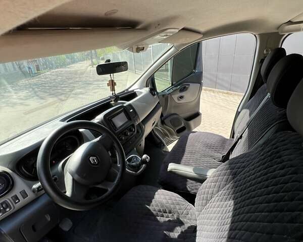 Сірий Рено Трафік, об'ємом двигуна 1.6 л та пробігом 230 тис. км за 14000 $, фото 10 на Automoto.ua