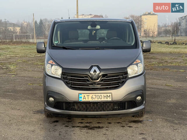 Серый Рено Трафик, объемом двигателя 1.6 л и пробегом 297 тыс. км за 13800 $, фото 1 на Automoto.ua
