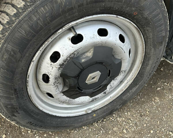 Сірий Рено Трафік, об'ємом двигуна 1.6 л та пробігом 340 тис. км за 13700 $, фото 36 на Automoto.ua