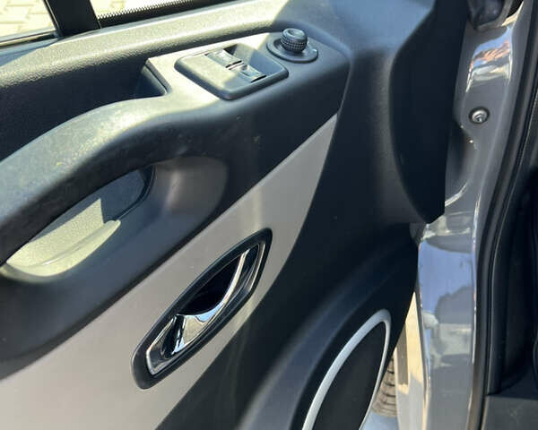 Серый Рено Трафик, объемом двигателя 1.6 л и пробегом 318 тыс. км за 16500 $, фото 14 на Automoto.ua