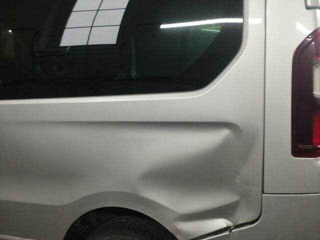 Серый Рено Трафик, объемом двигателя 1 л и пробегом 200 тыс. км за 2500 $, фото 1 на Automoto.ua