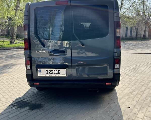 Сірий Рено Трафік, об'ємом двигуна 1.6 л та пробігом 230 тис. км за 14000 $, фото 6 на Automoto.ua