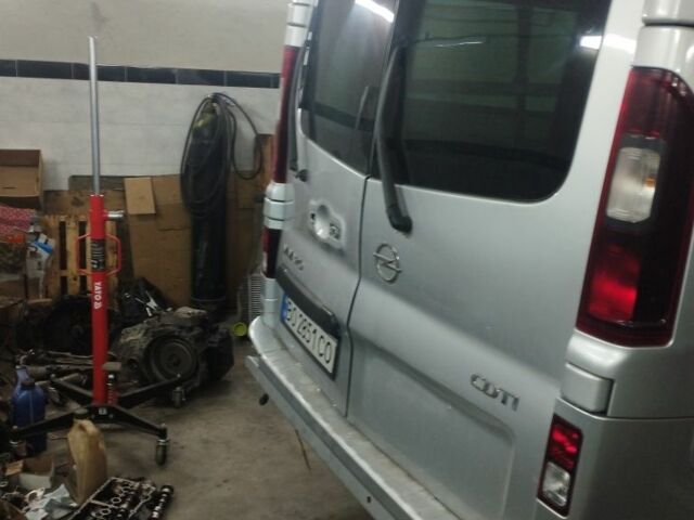 Серый Рено Трафик, объемом двигателя 1 л и пробегом 200 тыс. км за 2500 $, фото 5 на Automoto.ua