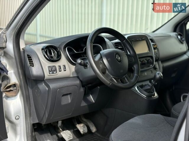 Серый Рено Трафик, объемом двигателя 1.6 л и пробегом 330 тыс. км за 13950 $, фото 25 на Automoto.ua