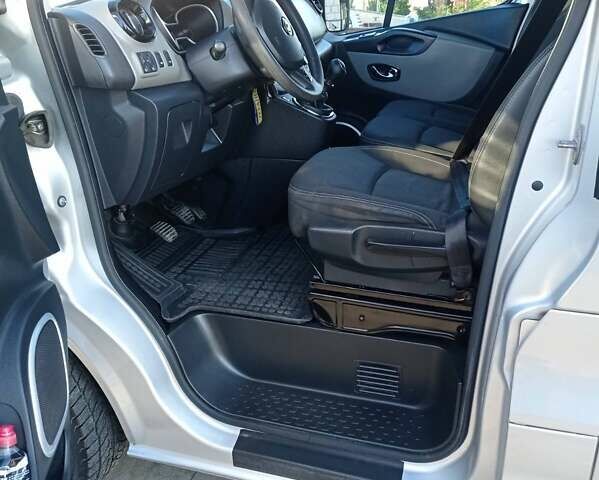 Сірий Рено Трафік, об'ємом двигуна 1.6 л та пробігом 290 тис. км за 15000 $, фото 8 на Automoto.ua