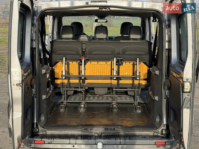 Серый Рено Трафик, объемом двигателя 1.6 л и пробегом 297 тыс. км за 13800 $, фото 16 на Automoto.ua