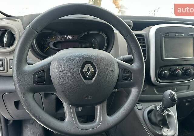 Серый Рено Трафик, объемом двигателя 1.6 л и пробегом 245 тыс. км за 15800 $, фото 7 на Automoto.ua