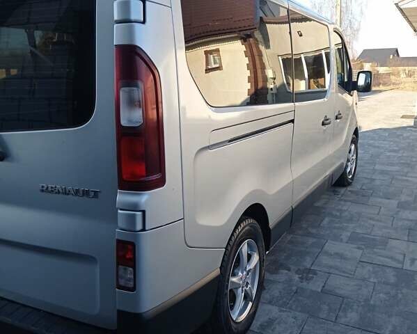 Сірий Рено Трафік, об'ємом двигуна 1.6 л та пробігом 290 тис. км за 15000 $, фото 3 на Automoto.ua