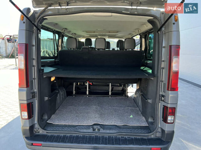 Серый Рено Трафик, объемом двигателя 1.6 л и пробегом 318 тыс. км за 16500 $, фото 19 на Automoto.ua