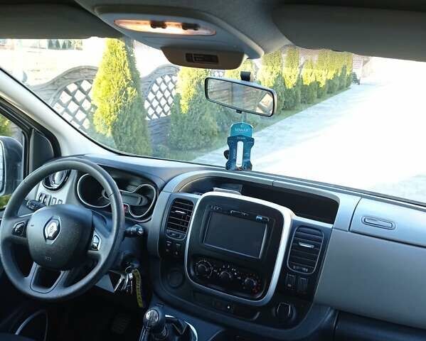 Сірий Рено Трафік, об'ємом двигуна 1.6 л та пробігом 290 тис. км за 15000 $, фото 9 на Automoto.ua