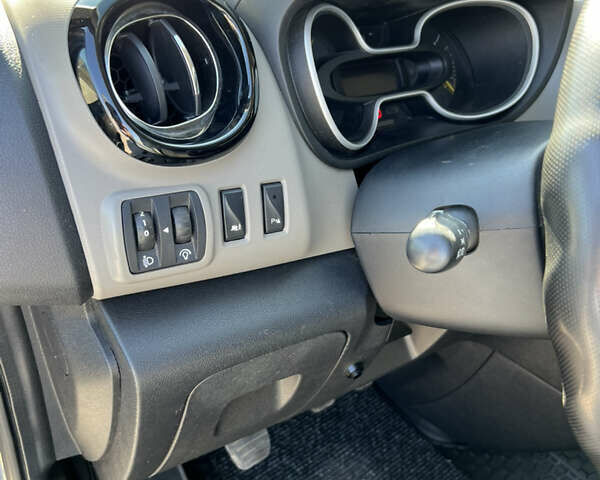 Серый Рено Трафик, объемом двигателя 1.6 л и пробегом 318 тыс. км за 16500 $, фото 23 на Automoto.ua