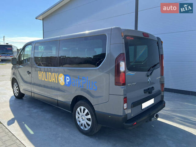Серый Рено Трафик, объемом двигателя 1.6 л и пробегом 318 тыс. км за 16500 $, фото 3 на Automoto.ua