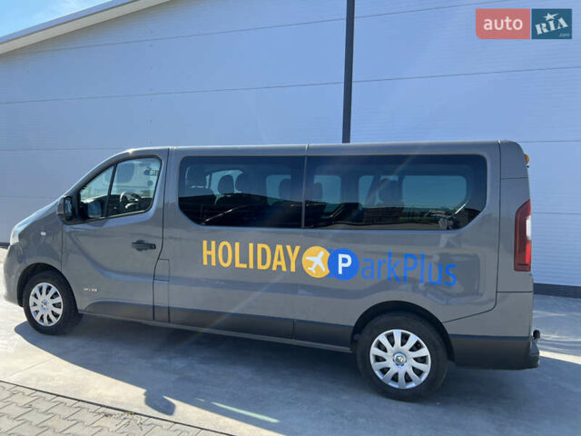 Серый Рено Трафик, объемом двигателя 1.6 л и пробегом 318 тыс. км за 16500 $, фото 2 на Automoto.ua