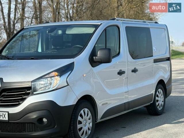 Серый Рено Трафик, объемом двигателя 1.6 л и пробегом 330 тыс. км за 13950 $, фото 4 на Automoto.ua
