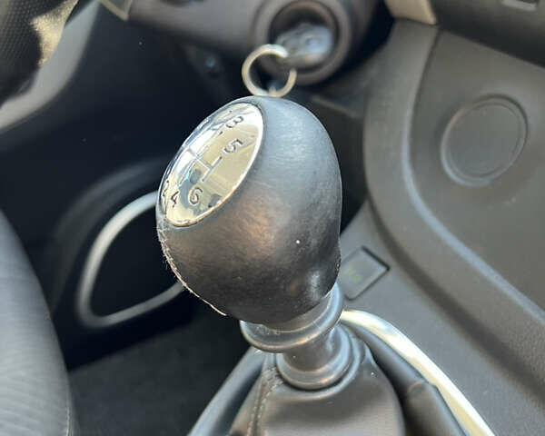 Серый Рено Трафик, объемом двигателя 1.6 л и пробегом 318 тыс. км за 16500 $, фото 12 на Automoto.ua