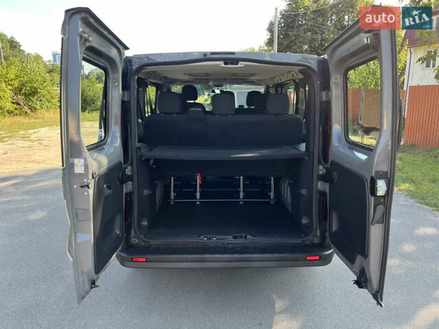 Серый Рено Трафик, объемом двигателя 1.6 л и пробегом 231 тыс. км за 16222 $, фото 20 на Automoto.ua