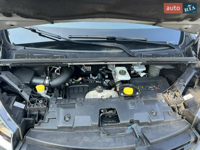 Серый Рено Трафик, объемом двигателя 1.6 л и пробегом 231 тыс. км за 16222 $, фото 24 на Automoto.ua