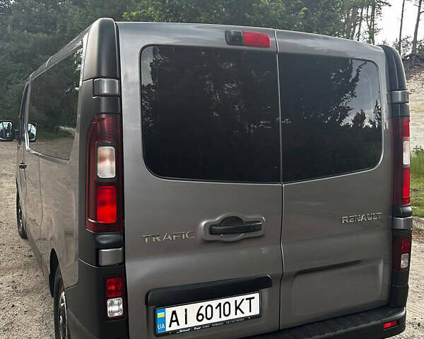 Сірий Рено Трафік, об'ємом двигуна 1.6 л та пробігом 204 тис. км за 16700 $, фото 2 на Automoto.ua