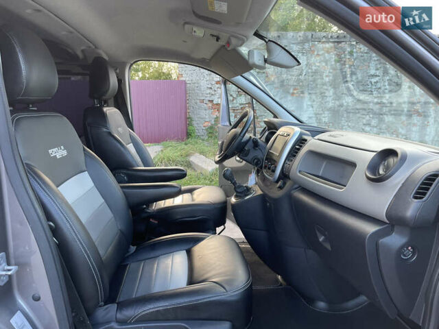 Серый Рено Трафик, объемом двигателя 1.6 л и пробегом 204 тыс. км за 15999 $, фото 44 на Automoto.ua