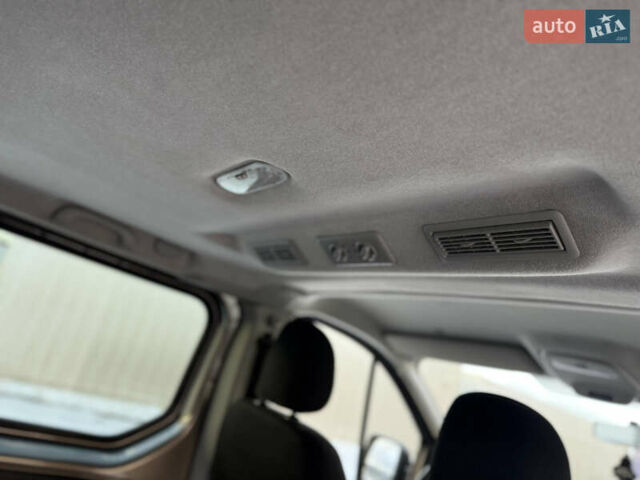 Сірий Рено Трафік, об'ємом двигуна 1.6 л та пробігом 267 тис. км за 14950 $, фото 19 на Automoto.ua