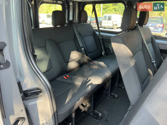 Серый Рено Трафик, объемом двигателя 1.6 л и пробегом 231 тыс. км за 16222 $, фото 19 на Automoto.ua