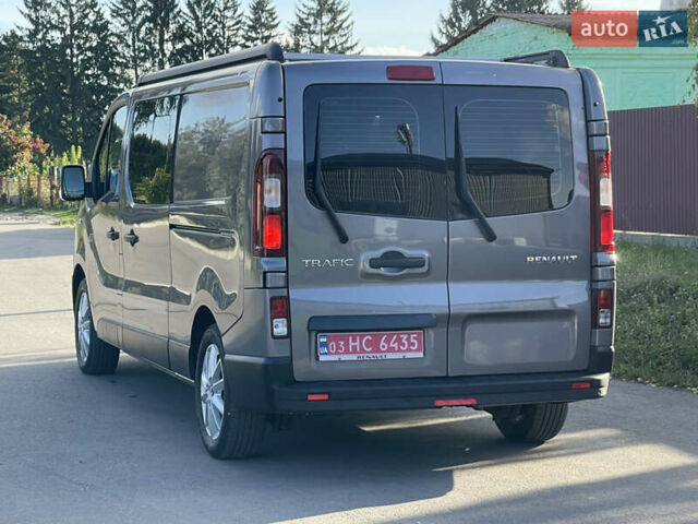 Серый Рено Трафик, объемом двигателя 1.6 л и пробегом 204 тыс. км за 15999 $, фото 6 на Automoto.ua